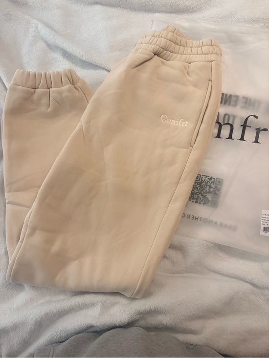 Comfrt Pants - Comfrt Sweatpants Color Bone